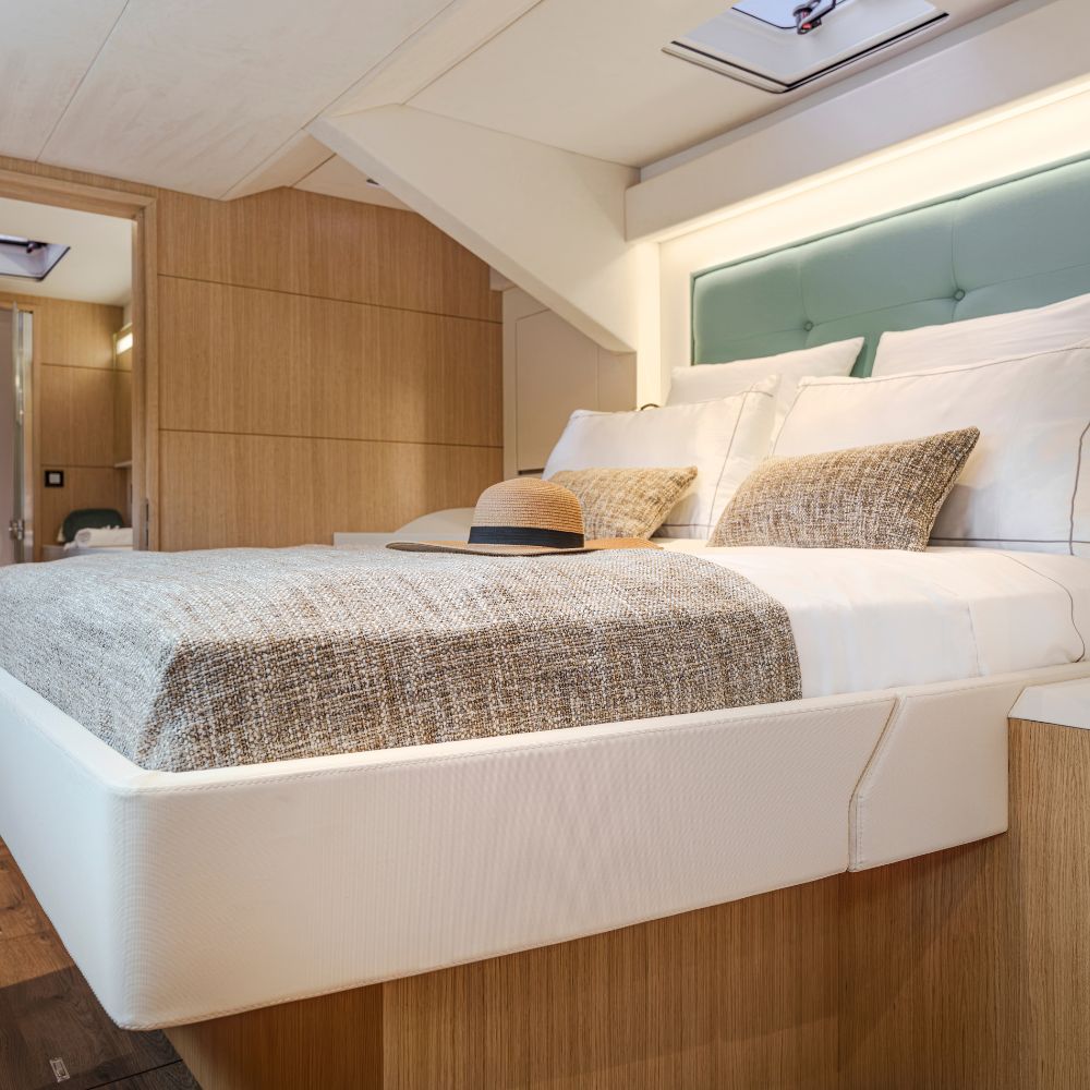 emeraude-multicoques-catamaran-PRIVILEGE580-cabine