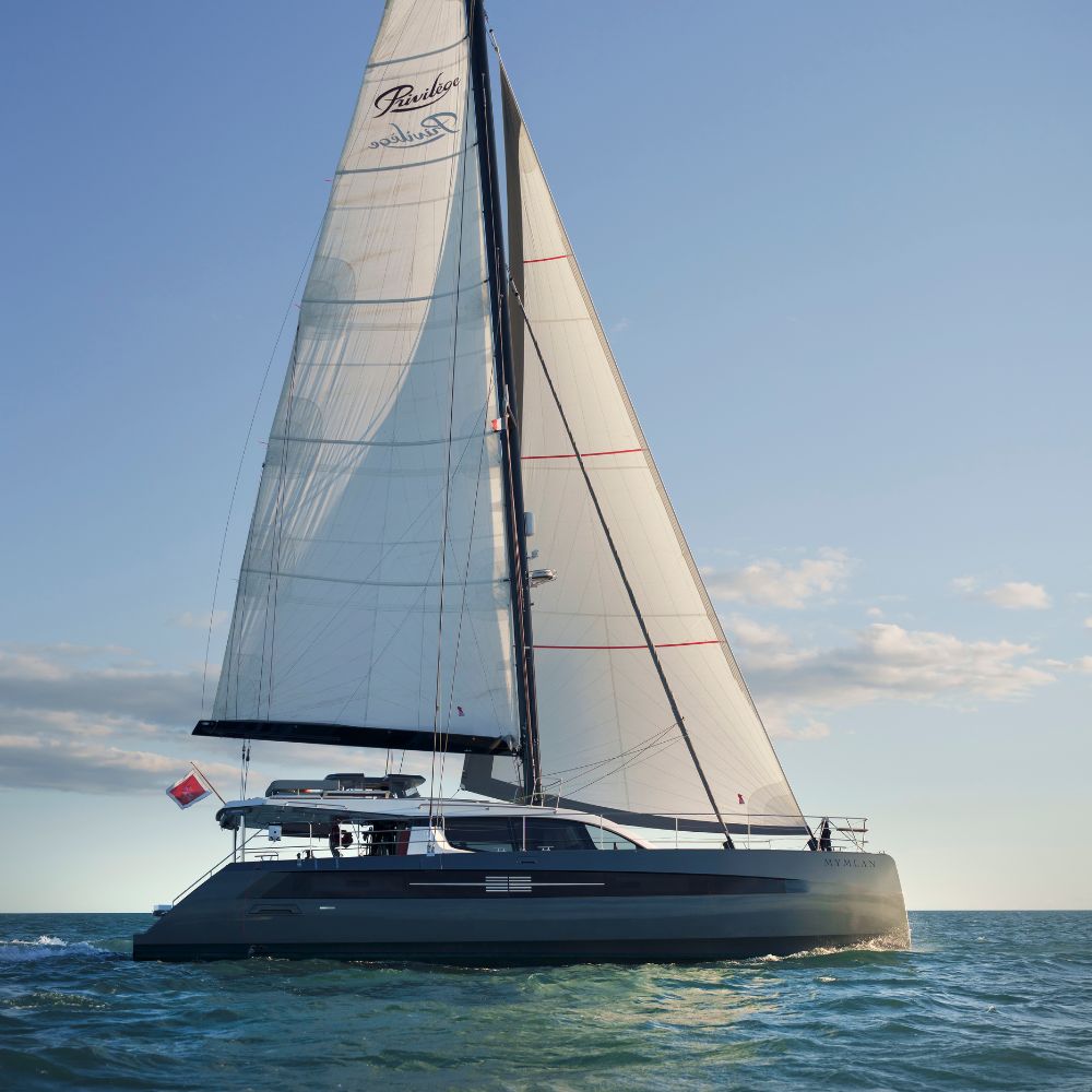 emeraude-multicoques-catamaran-PRIVILEGE580-sous-voiles
